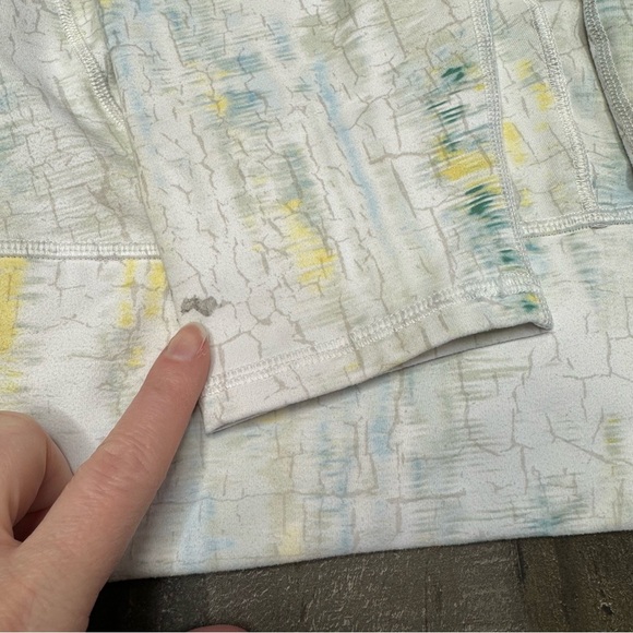 Fabletics Leggings with Subtle Multicolor Accents size large - Picture 4 of 12